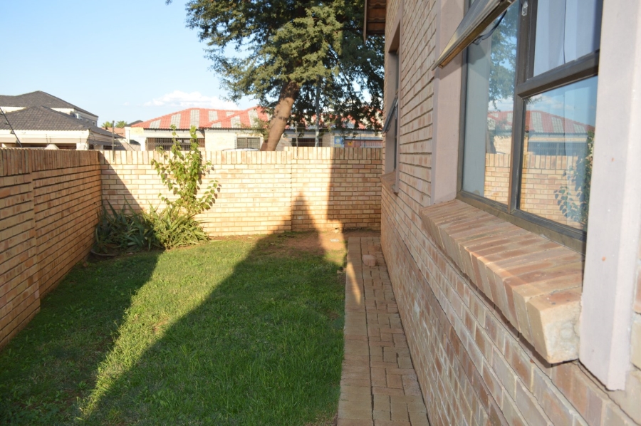2 Bedroom Property for Sale in Meiringspark North West